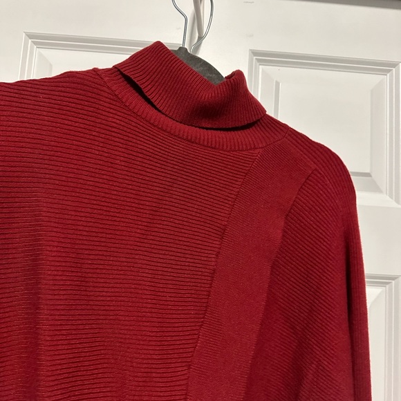 Red beautiful sweater from the buckle. Worn once. Can open in the front. - Picture 3 of 4
